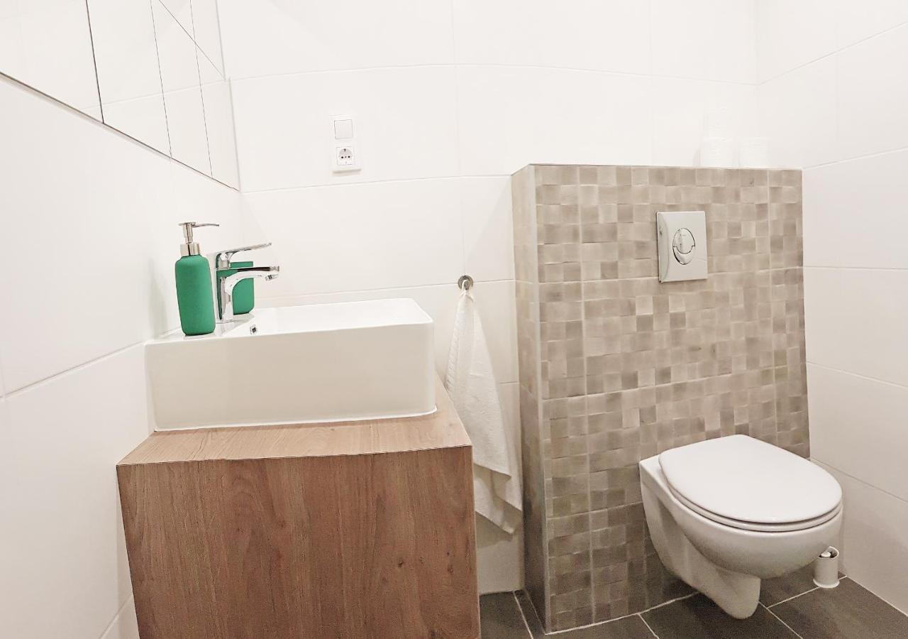 شقة Luxury New Cozy Flat At Dob Street Nearby Gozsdu Court بودابست المظهر الخارجي الصورة